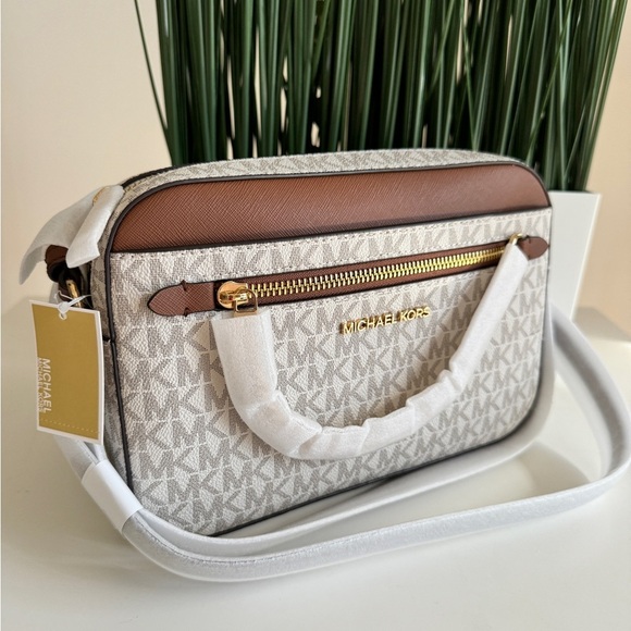 NWT Michael Kors authentic - Picture 4 of 8